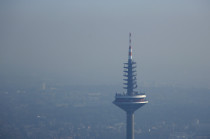 Turmspitze in Nebel